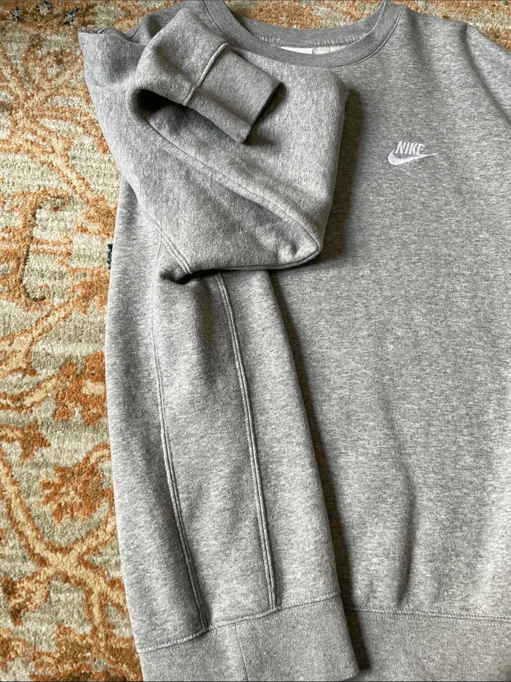 Nike Unisex Heather Gray Crewneck Sweatshirt